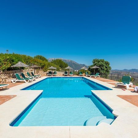 Cantueso Holiday Park Periana Luaran gambar