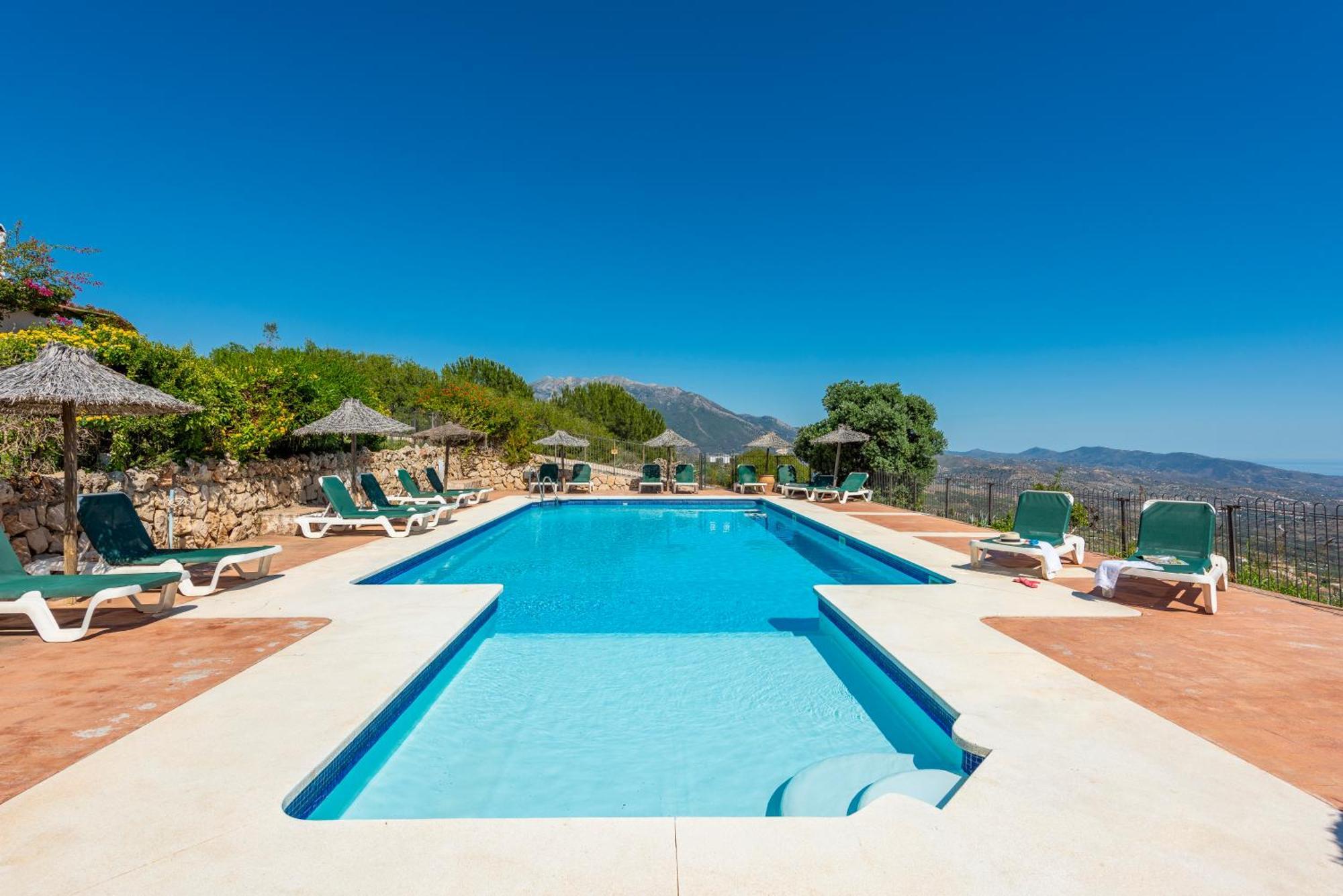 Cantueso Holiday Park Periana Luaran gambar